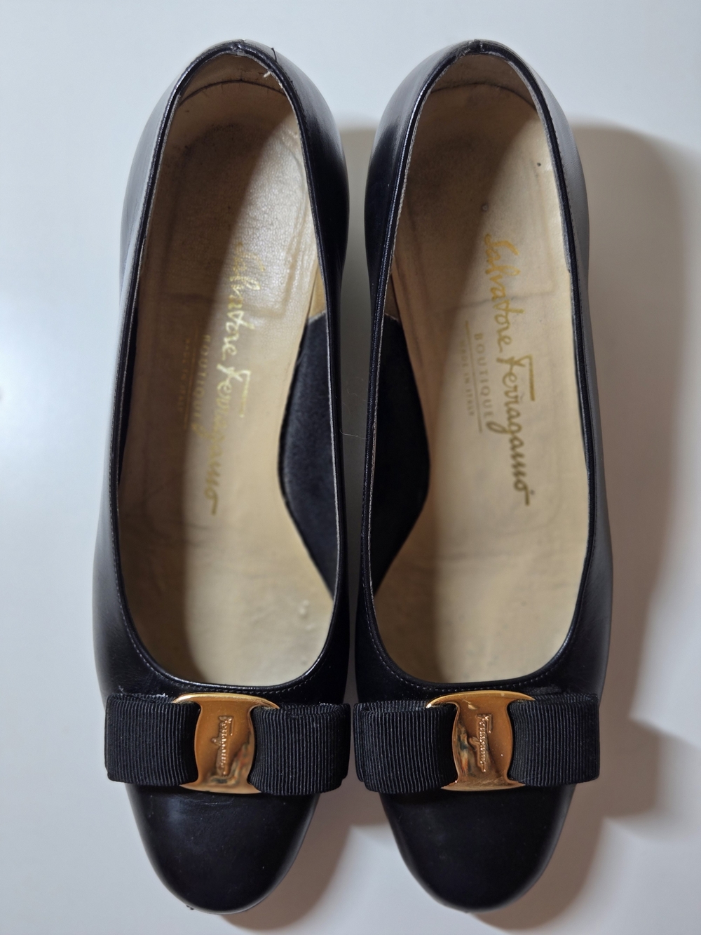 Salvatore Ferragamo Women's Black Vara Bow Leather Pumps